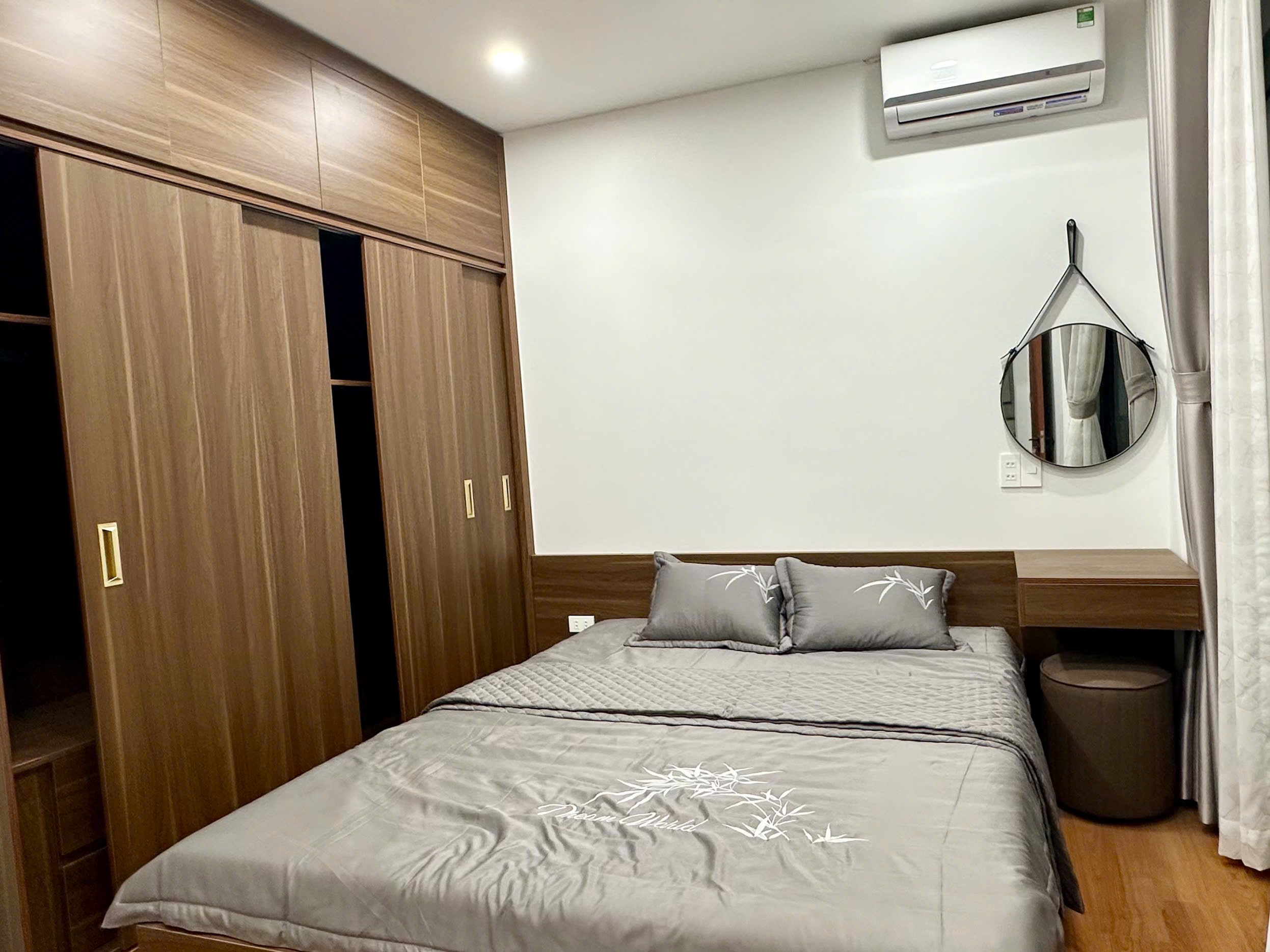 Cho thuê nhà THANG MÁY, FULL ĐỒ 35M x 6T(3 ngủ) giá 18.5 triệu ở Đê La Thành, Ba Đình 4