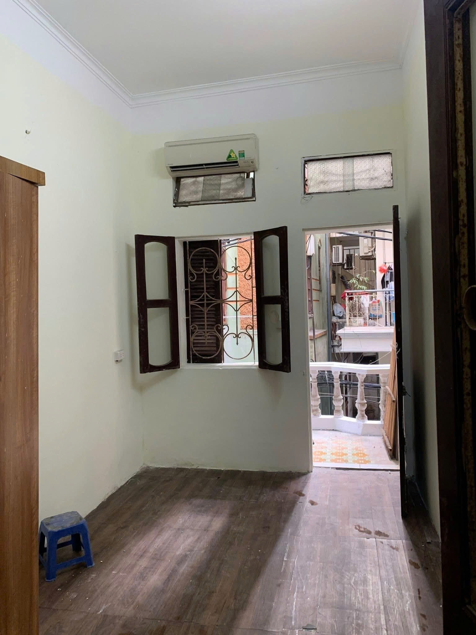 Cho thuê nhà riêng ngõ 58 Trần Bình, Mai Dịch quận Cầu Giấy 27M x 3T giá 10tr NGÕ Ô TÔ 2
