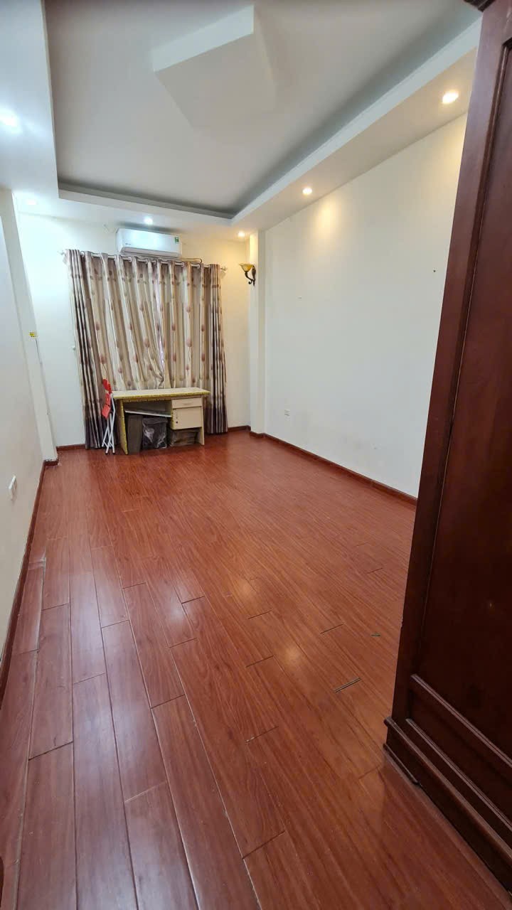Cho thuê nhà riêng Trần Cung, Cầu Giấy 30M x 4T giá 9 triệu NHÀ ĐẸP Ở NGAY 3