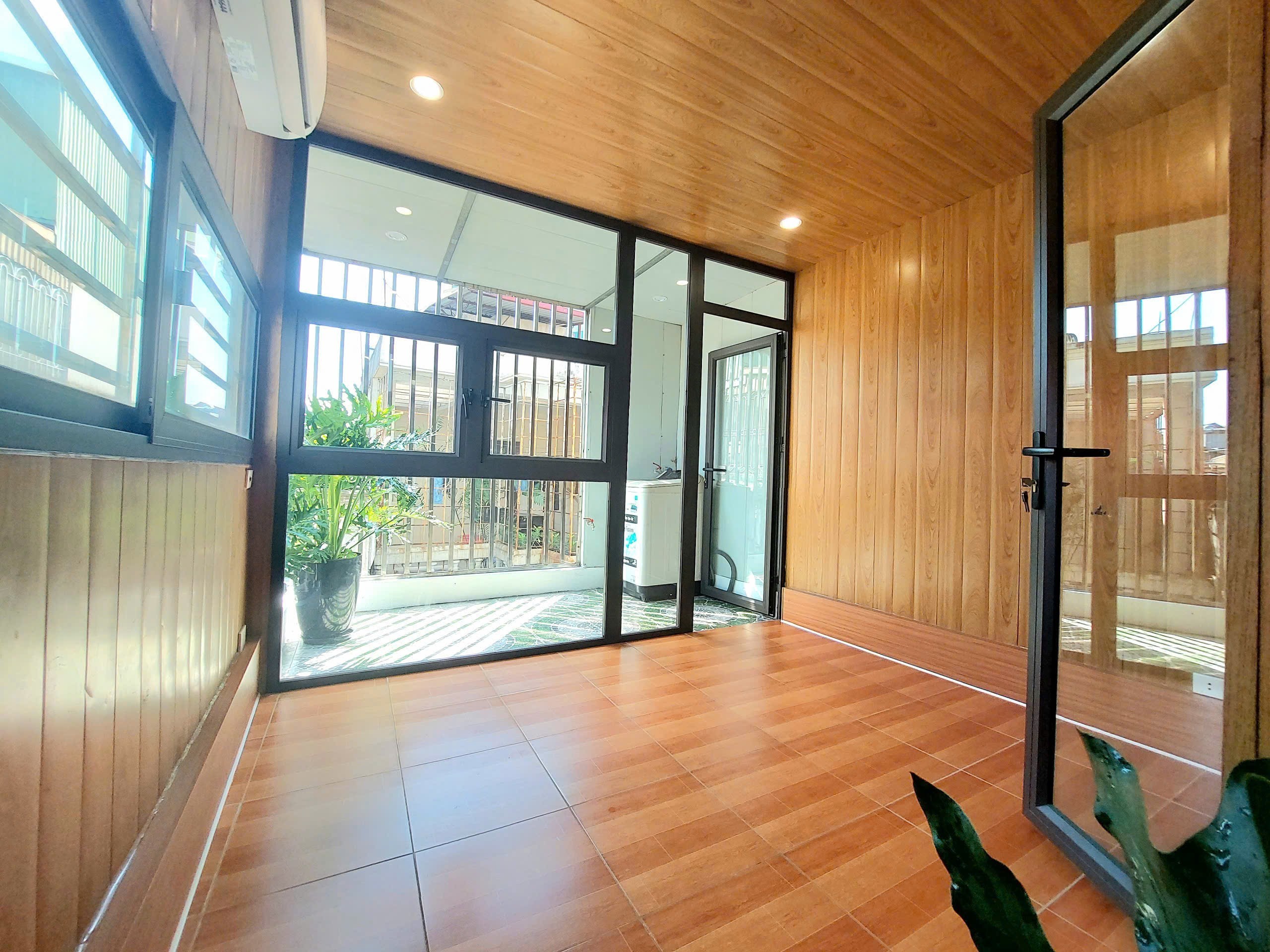 NHÀ ĐẸP, FULL ĐỒ, KINH DOANH ở Nguyễn Cao, Hai Bà Trưng 25M x 5T giá 15 triệu 5