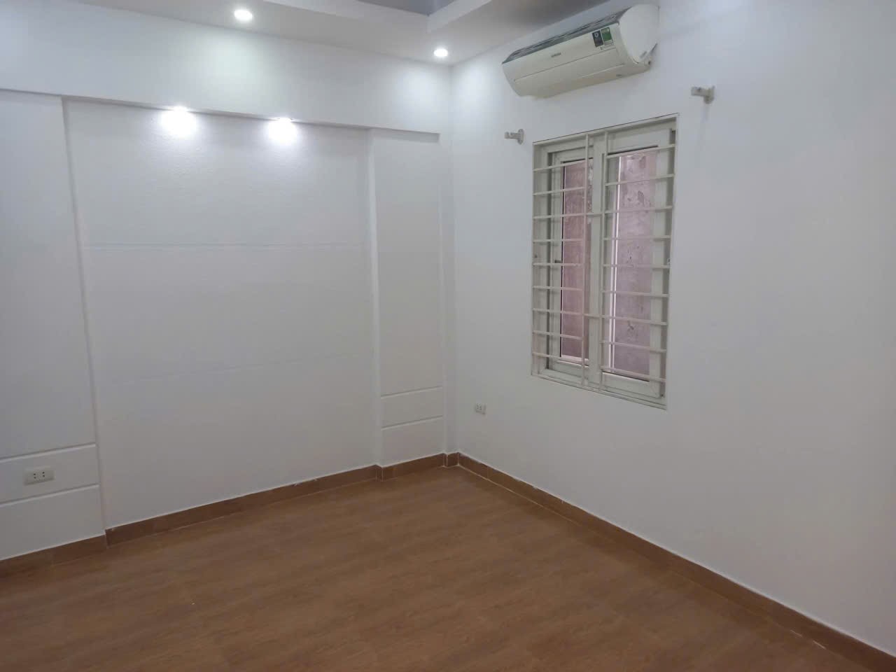 Cho thuê nhà riêng ngõ 394 Mỹ Đình quận Nam Từ Liêm 45M x 4T(4 ngủ) giá 12 triệu 2