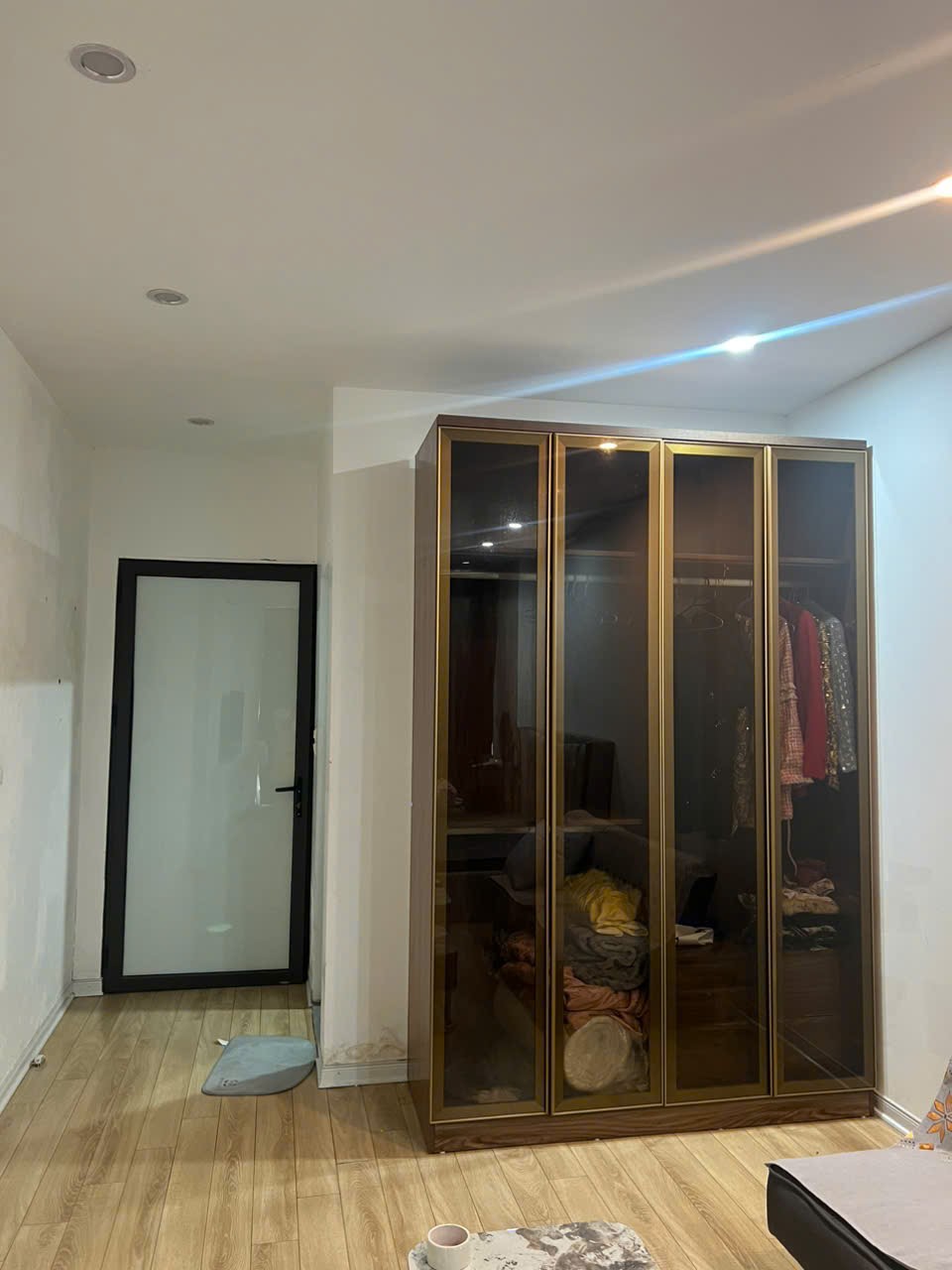 Cho thuê nhà ngõ 92 Đào Tấn 40M X 6T THANG MÁY- FULL ĐỒ giá 27 triệu 4