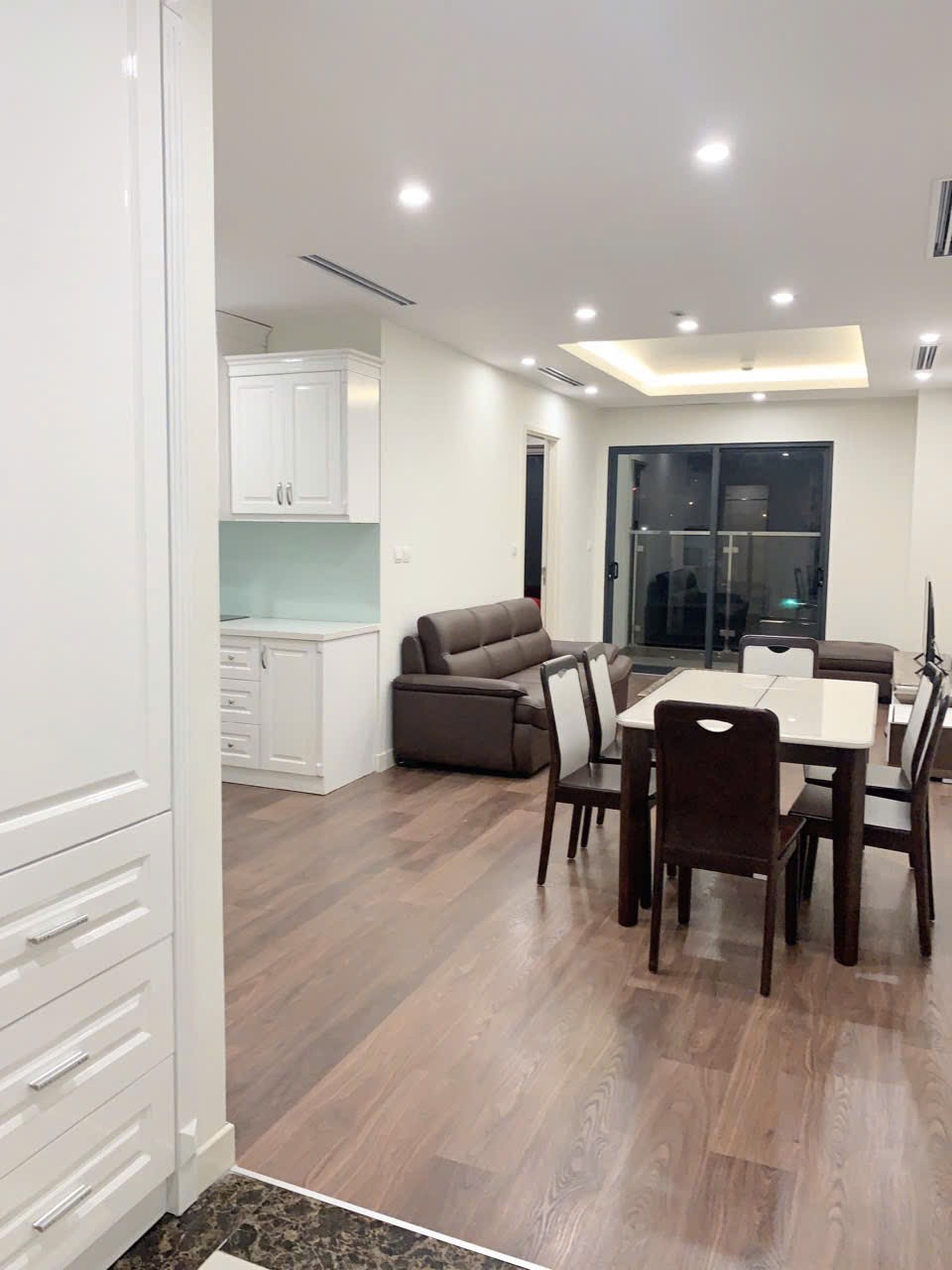 Bán căn hộ 2PN tại Imperia Garden dt 70m2, full đồ, giá 7.x tỷ 4