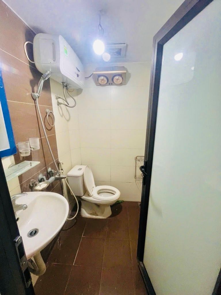 Cần bán Nhà mặt tiền đường Hoàng Mai, Phường Hoàng Văn Thụ, Diện tích 27m², Giá 3.2 Tỷ 5