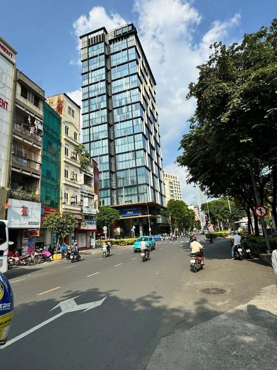Cần bán Nhà mặt tiền đường Lê Lai, Phường Bến Thành, Diện tích 67m², Giá 60 Tỷ 2