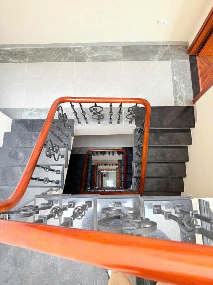 Cho thuê nhà, 75m2- 5T, Đào Duy Từ, Mã Mây, Hàng Bạc, Hoàn Kiếm -35 tr 2