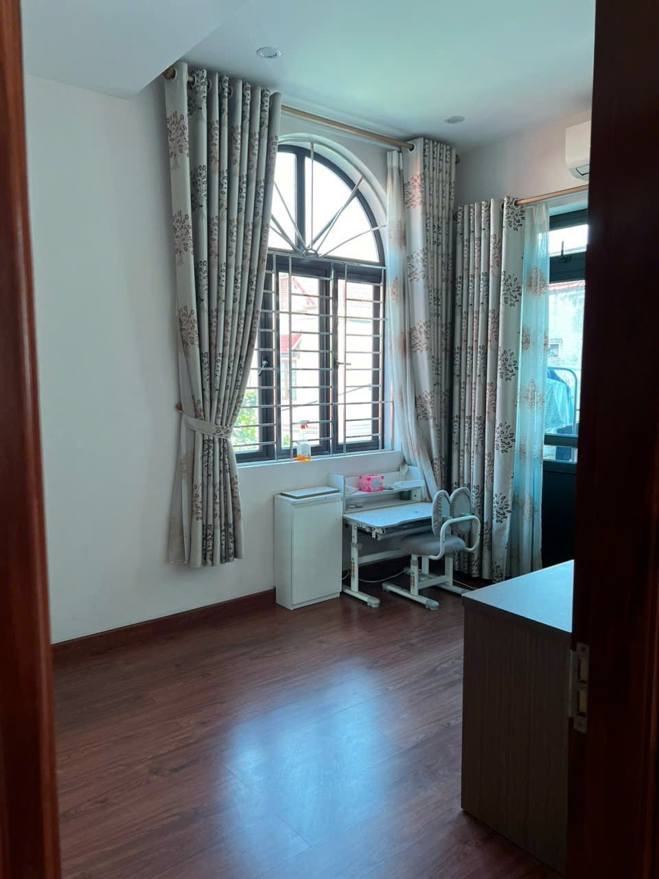 HÀNG NGỘP! NHÀ 3 TẦNG DÂN XÂY TÂM HUYẾT VÂN CÔN CŨ, 2 MẶT ĐƯỜNG TRƯỚC SAU, OTO CÁCH 15M. 19