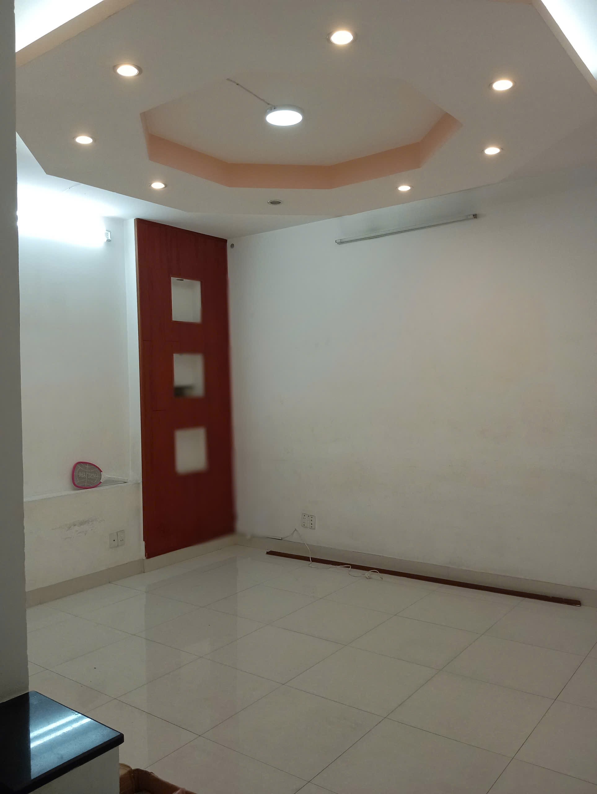 CHO THUÊ NHÀ MT KDC SÔNG ĐÀ, 1 TRỆT 2 LẦU, 4PN+ SÂN XE HƠI, 15TR. 3