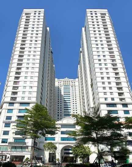 Cho thuê 200m sàn VP toà nhà Central Point 219 Trung Kính, giá hợp lý, sẵn bàn giao