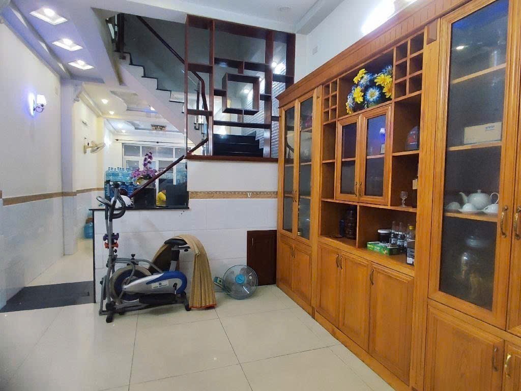 Bán nhà mặt phố tại Bùi Văn Ngữ, Hiệp Thành, Quận 12, TP.HCM, 13,5 tỷ, 130m2, giá cực chất 2