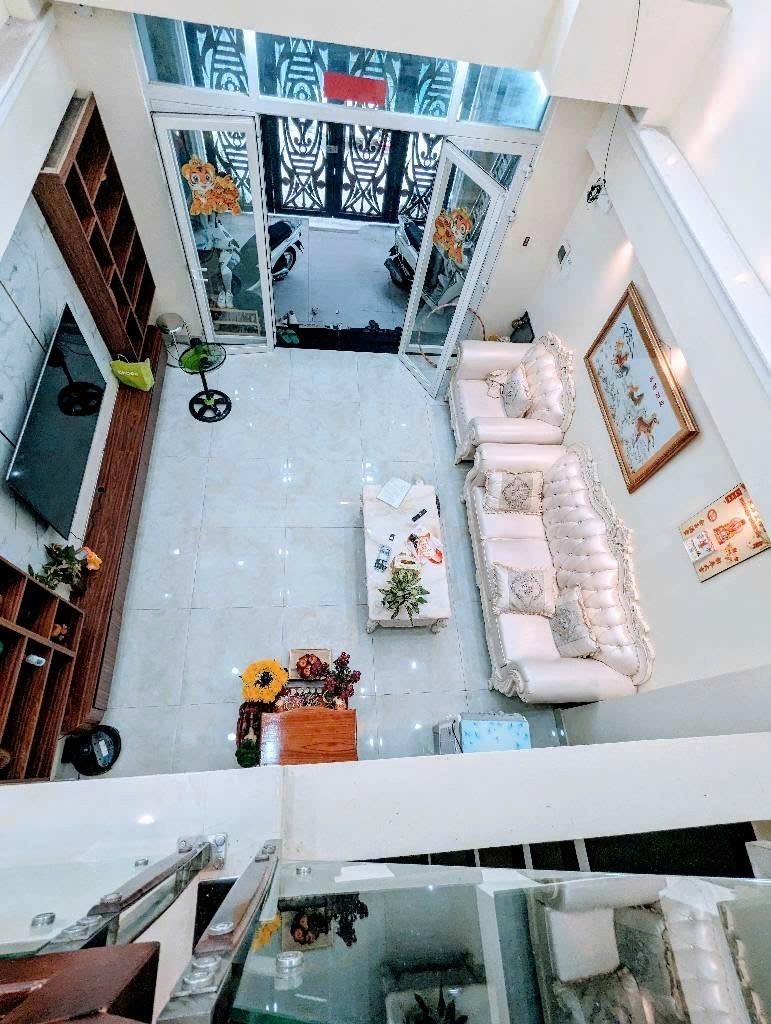 bán nhà 4 tầng hẻm xe hơi gần Phú Mỹ Hưng, sổ hồng riêng hoàn công đầy đủ 2