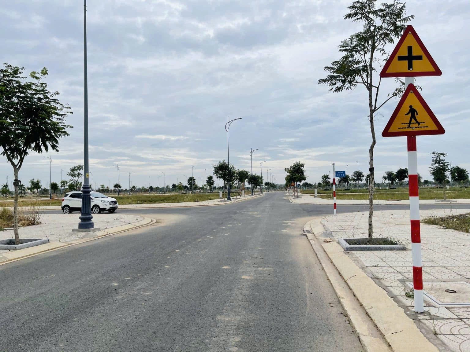 ĐẤT KHU TRUNG TÂM KINH DOANH!!! SỔ SẴN_DÂN CƯ ĐÔNG ĐÚC_TRỪ NGAY 200TR!!!