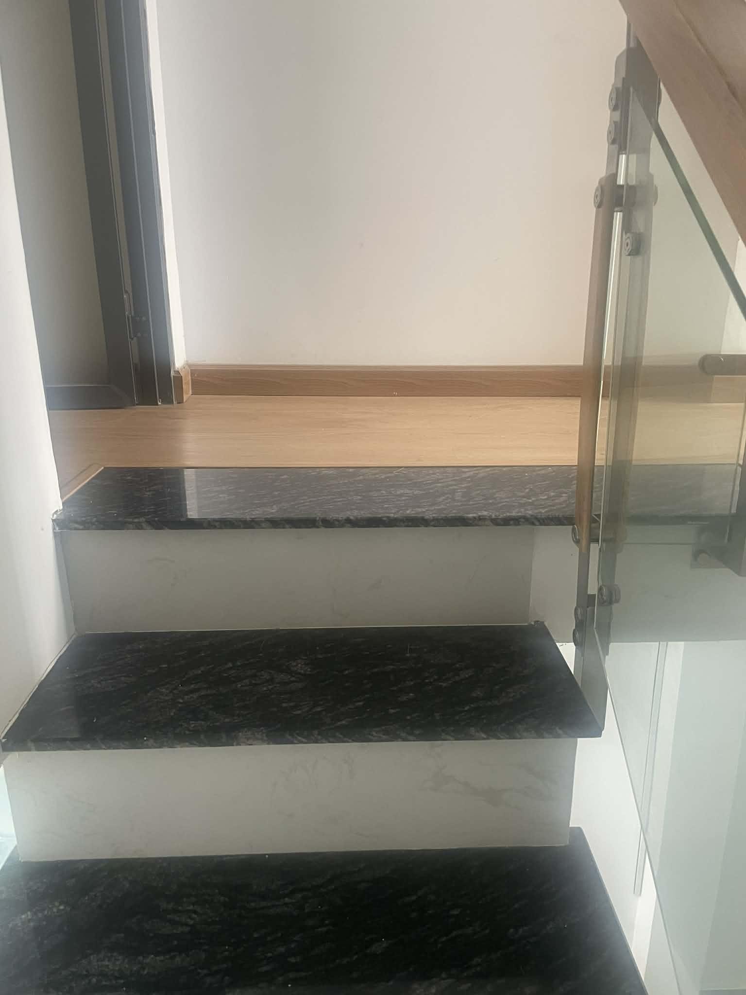 ĐỨA EM CHO THUÊ NHÀ 2 LẦU HUỲNH THỊ HAI – HXH TỚI CỬA – FULL NỘI THẤT – 2PN 2WC – Ở NGAY 4