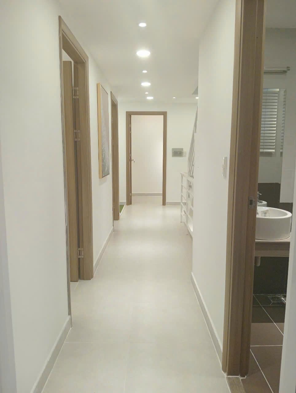 Cho thuê Căn hộ chung cư Quận 7, Hồ Chí Minh, Diện tích 280m², Giá Thương lượng 22