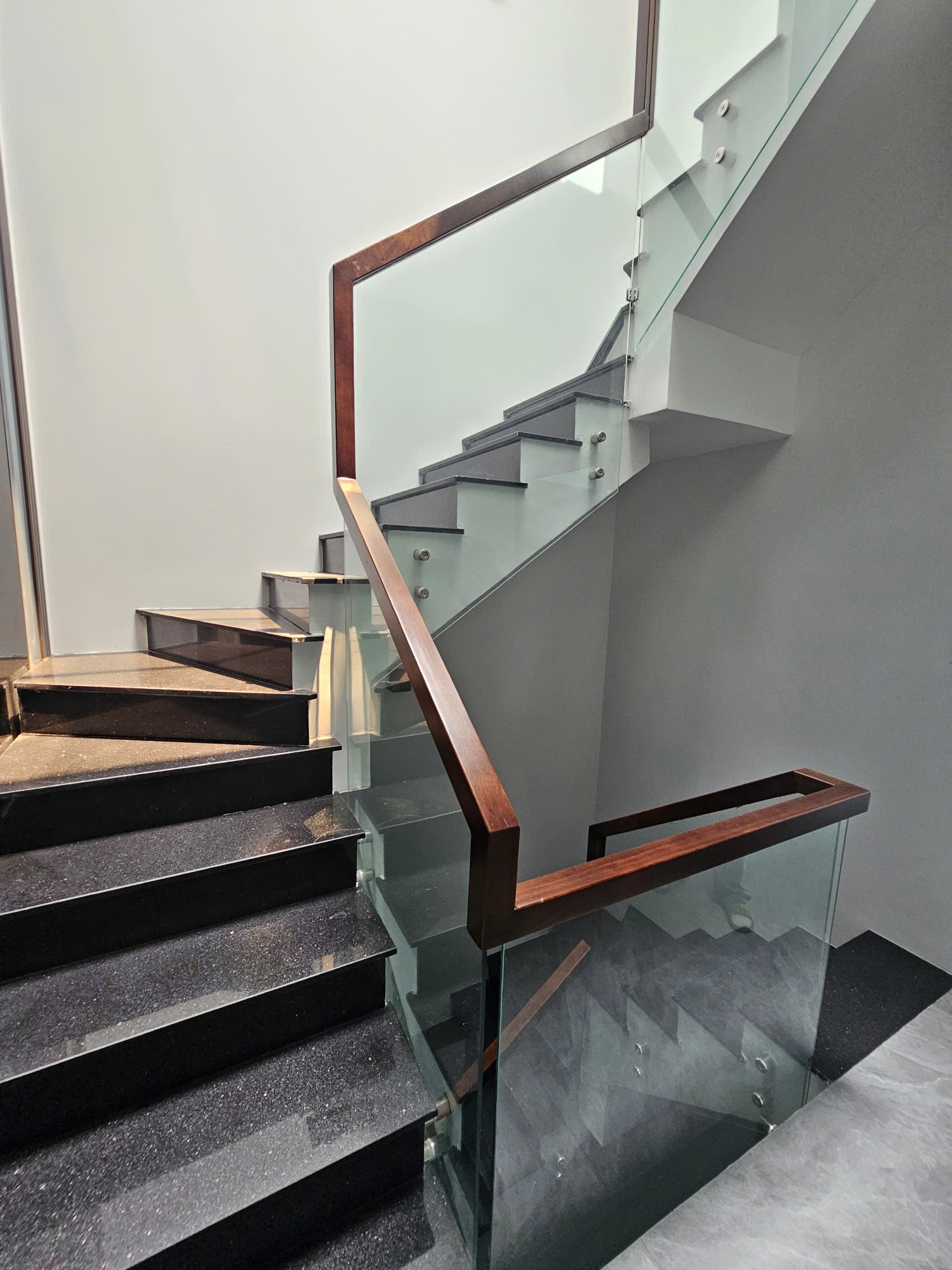 Cho thuê nhà, 92m2- 5T, Nguyễn Trường Tộ, Hàng Than, Trấn Vũ -51 tr 4