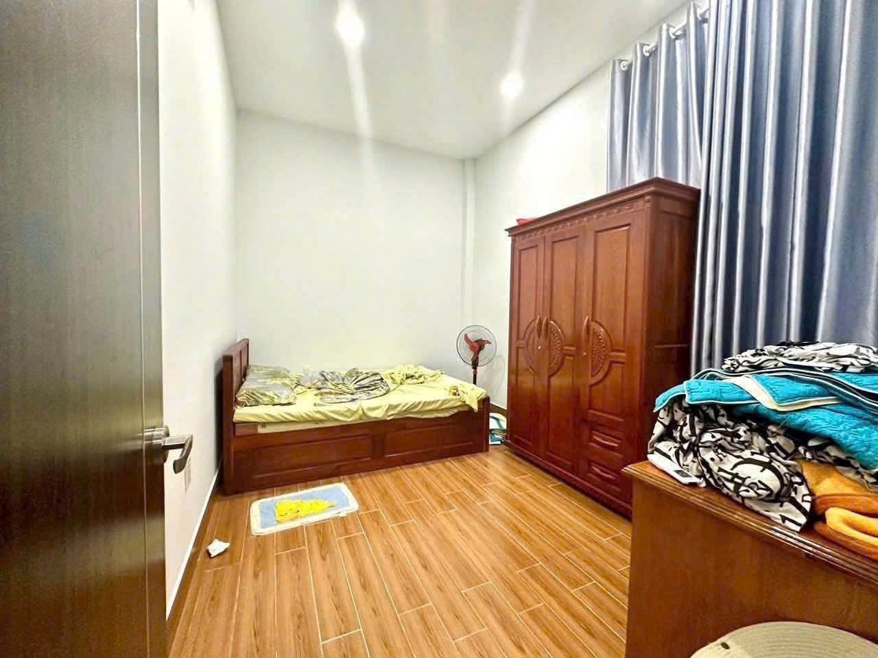 Bán nhà vườn 2 mặt tiền đường oto xã Thạnh Đức dt 235,5m2 full thổ giá 2,39 tỷ 2