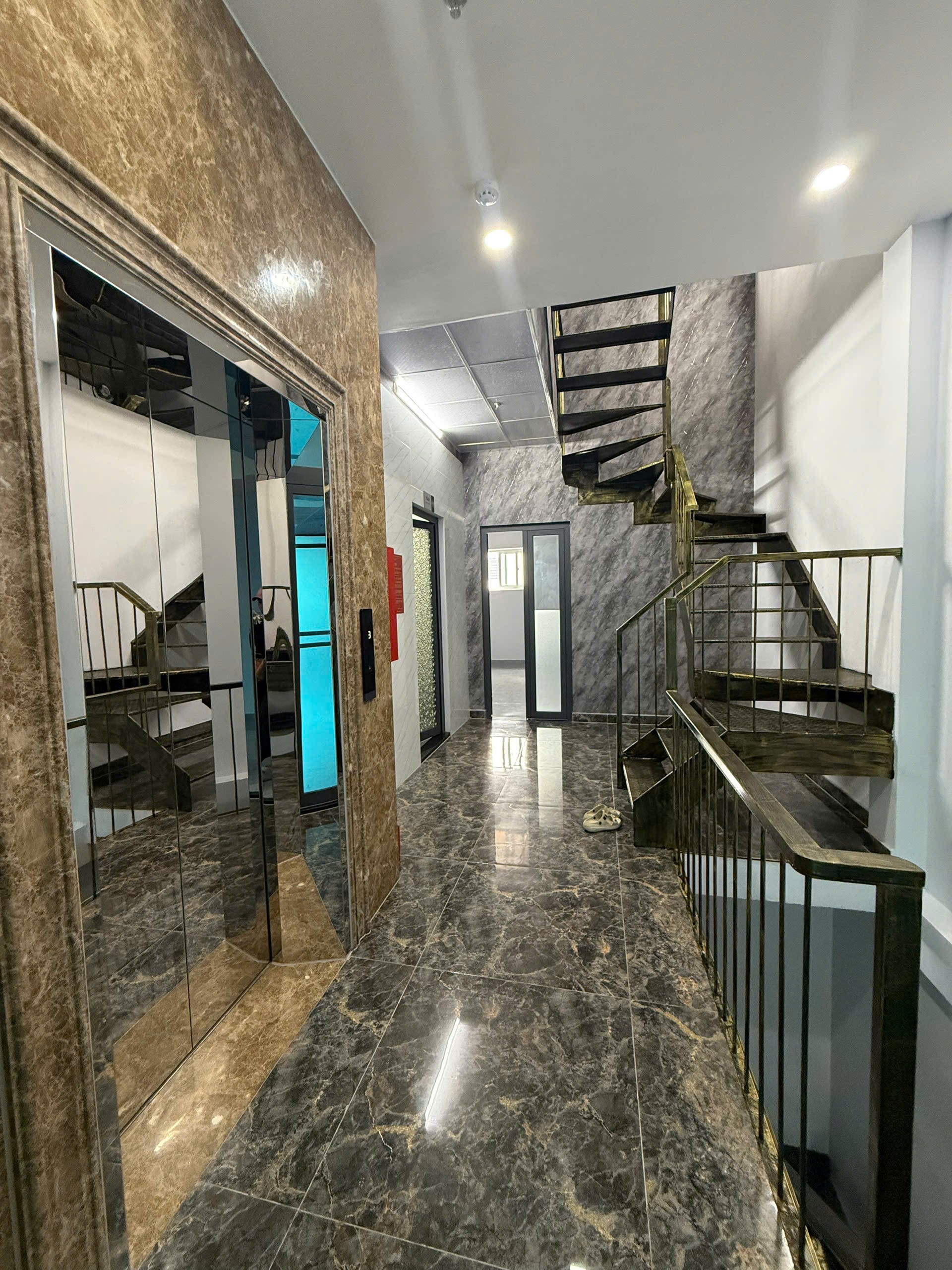 Cho thuê Văn phòng Tân Bình, Hồ Chí Minh, Diện tích 100m², Giá 95 Triệu/tháng 9