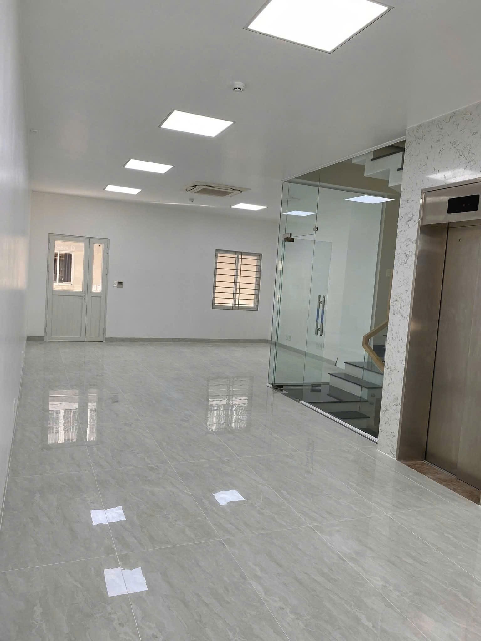 Cho thuê Nhà mặt tiền Phường Thủ Thiêm, Quận 2, Diện tích 114m², Giá 75 Triệu/tháng 5
