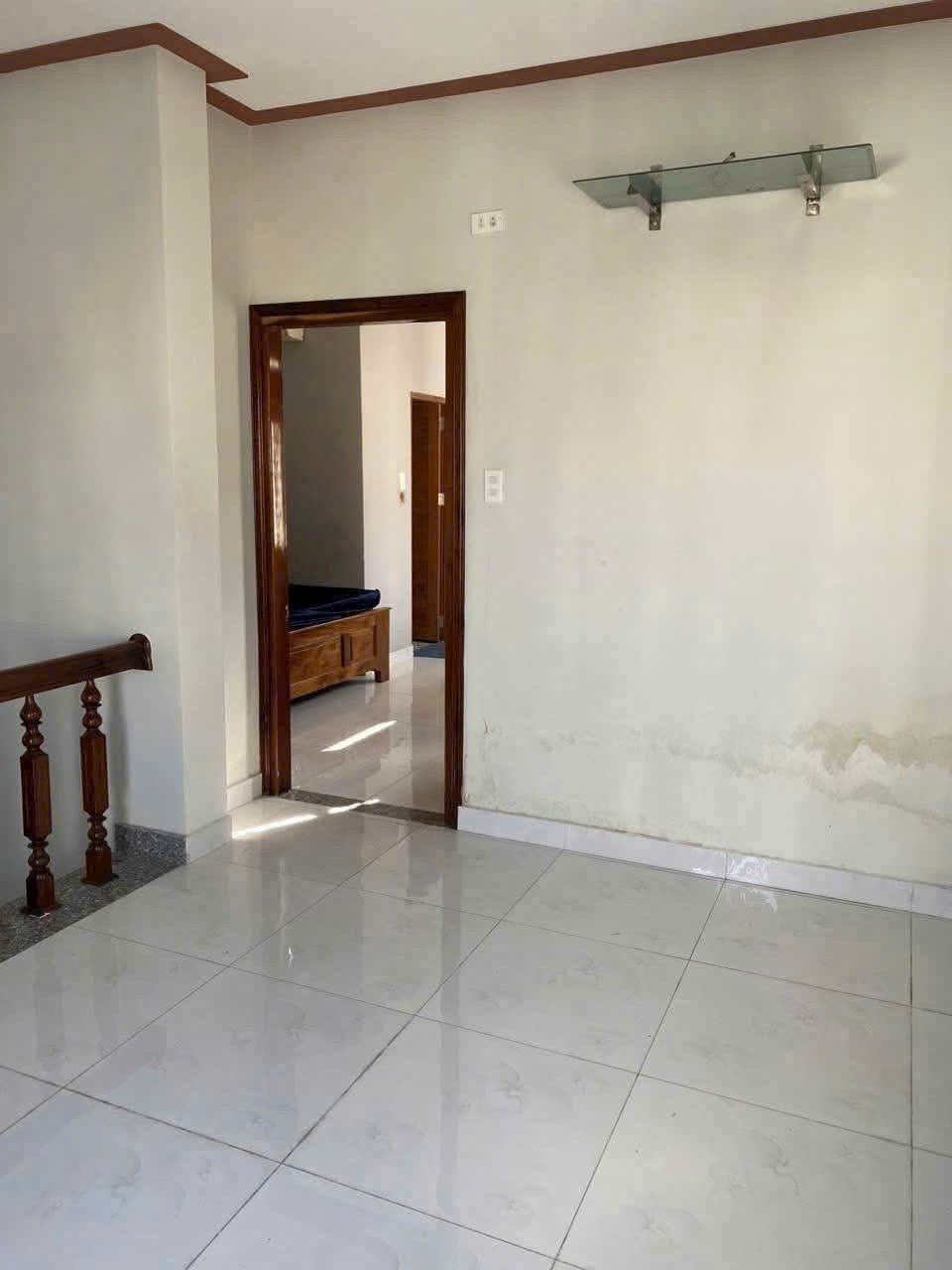 Bán biệt thự KDC Trần Anh, thị trấn Bến Lức dt 112m2 , 1 lầu 5pn,4wc giá 4 tỷ chốt hạ 3,65 tỷ 11