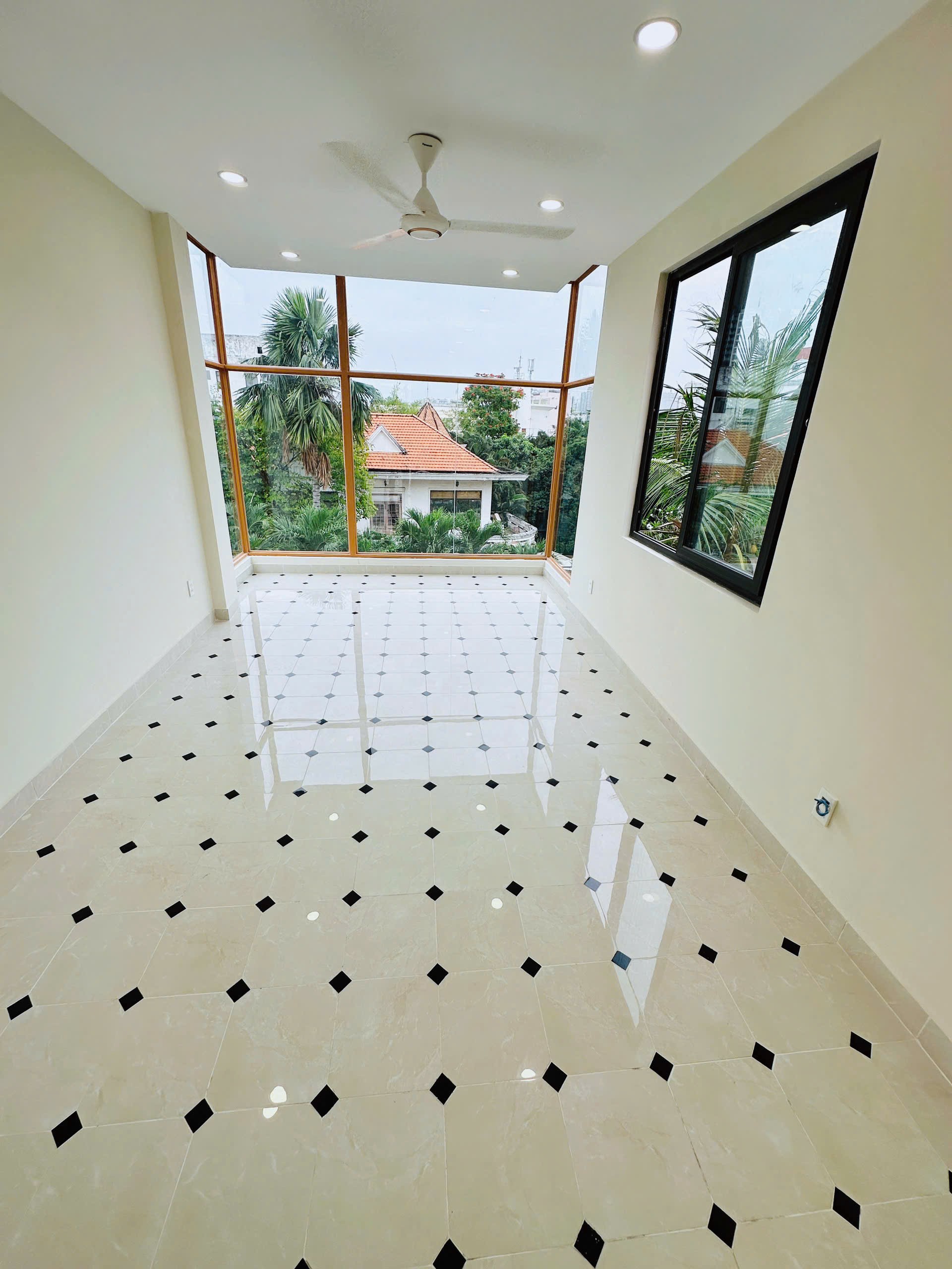 Cần bán Nhà mặt tiền Phường Thảo Điền, Quận 2, Diện tích 200m², Giá 22 Tỷ 6