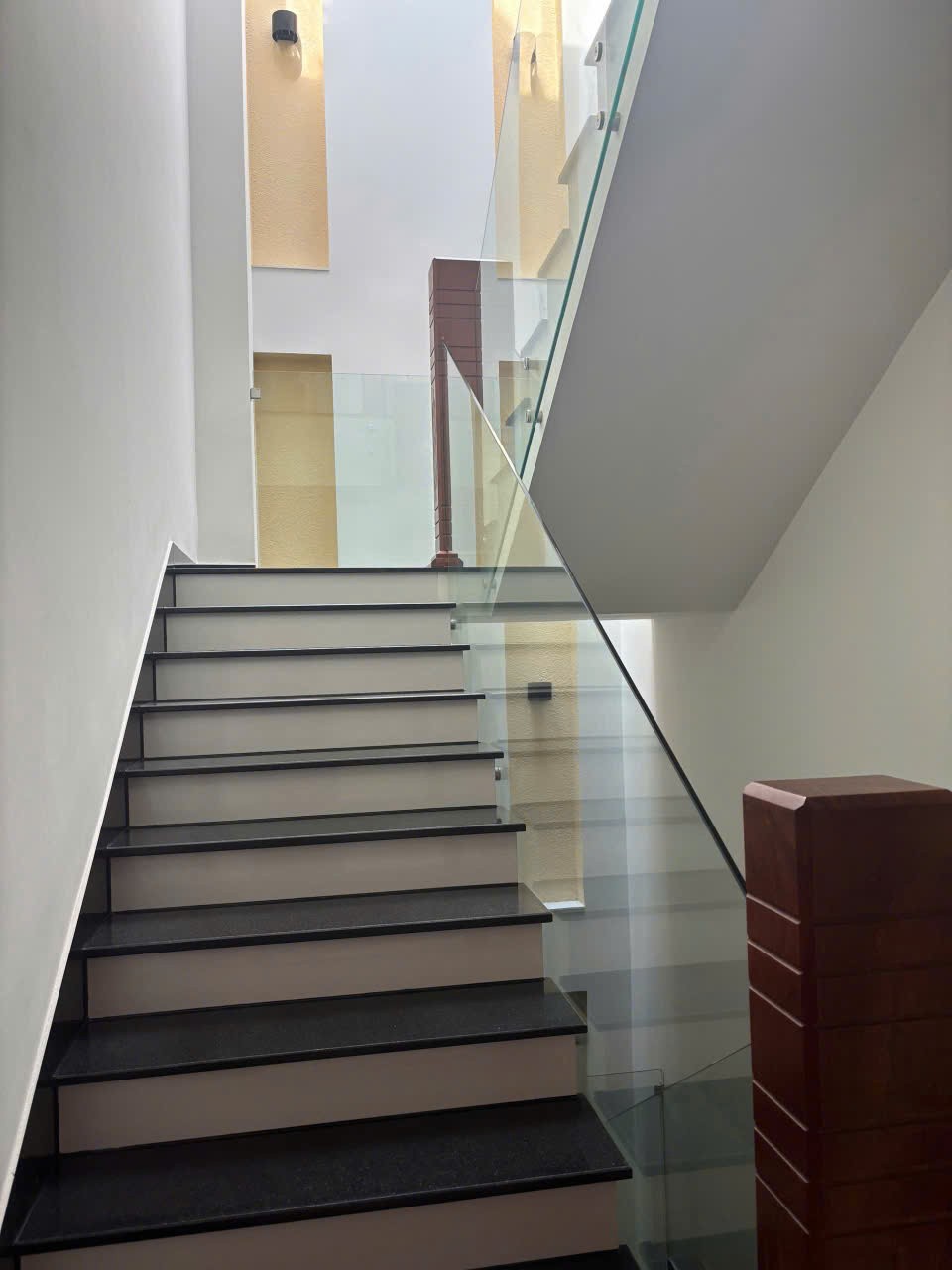 Cho thuê Nhà mặt tiền Phường Bình Trưng Đông, Quận 2, Diện tích 108m², Giá 30 Triệu/tháng 12