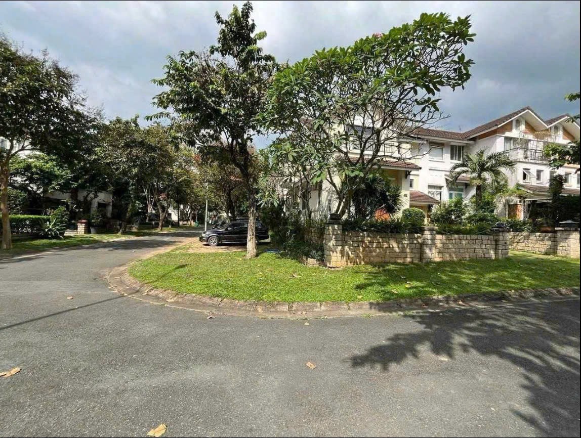 Cần bán Nhà mặt tiền Quận 9, Hồ Chí Minh, Diện tích 240m², Giá 18 Tỷ 14