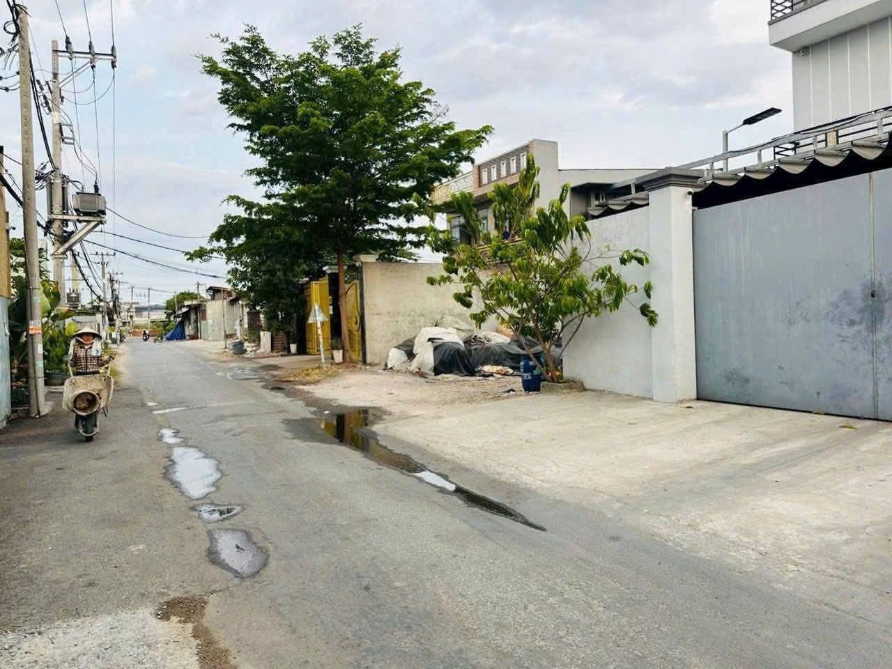 Bán nhà xưởng mt đường 1B, Vĩnh Lộc B dt 285m2 ( 250m2 thổ) 1 lầu , hoàn công giá chốt 12 tỷ 2