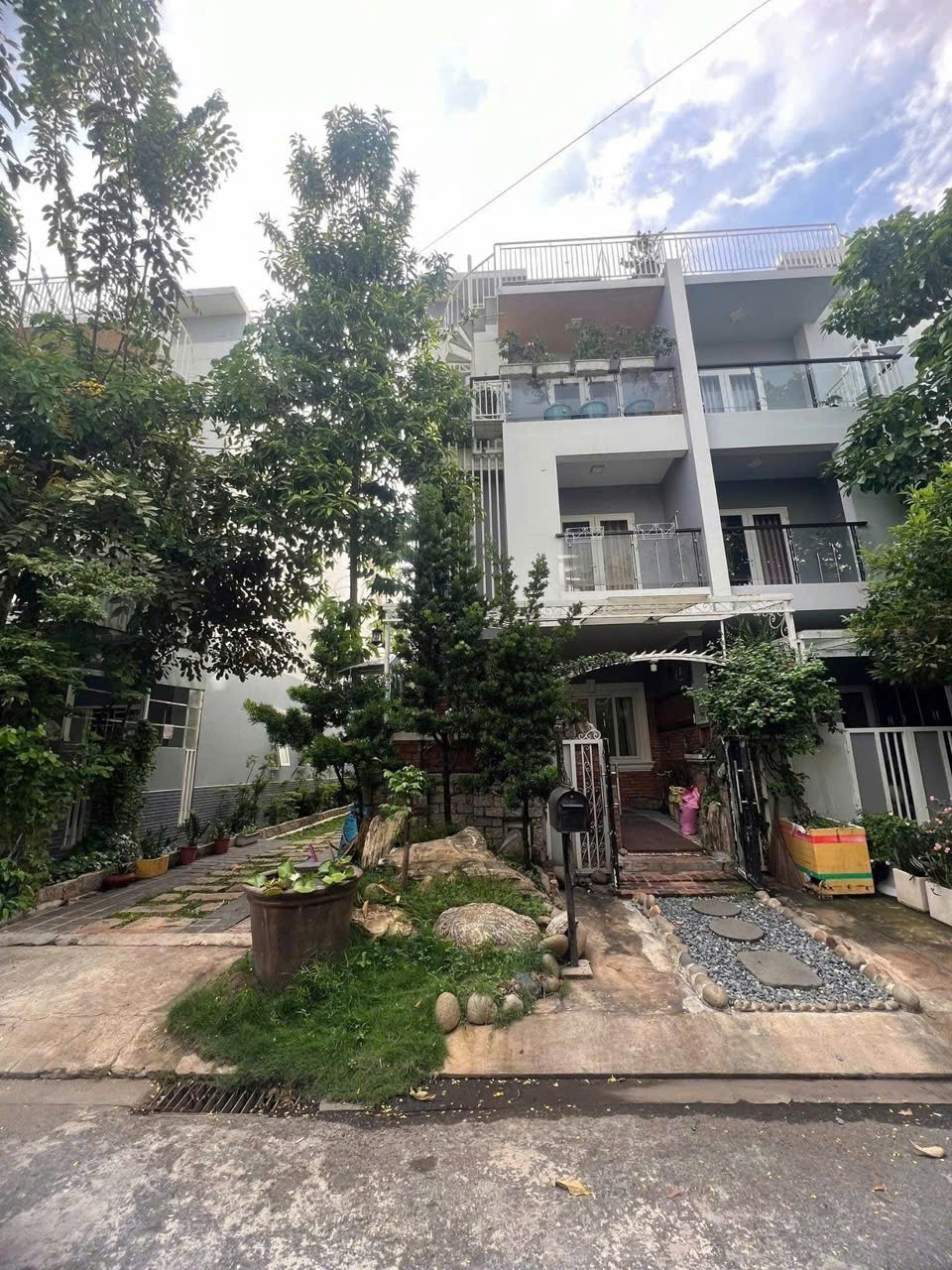 Cần bán Nhà mặt tiền Phường Phú Hữu, Quận 9, Diện tích 75m², Giá 8 Tỷ 10