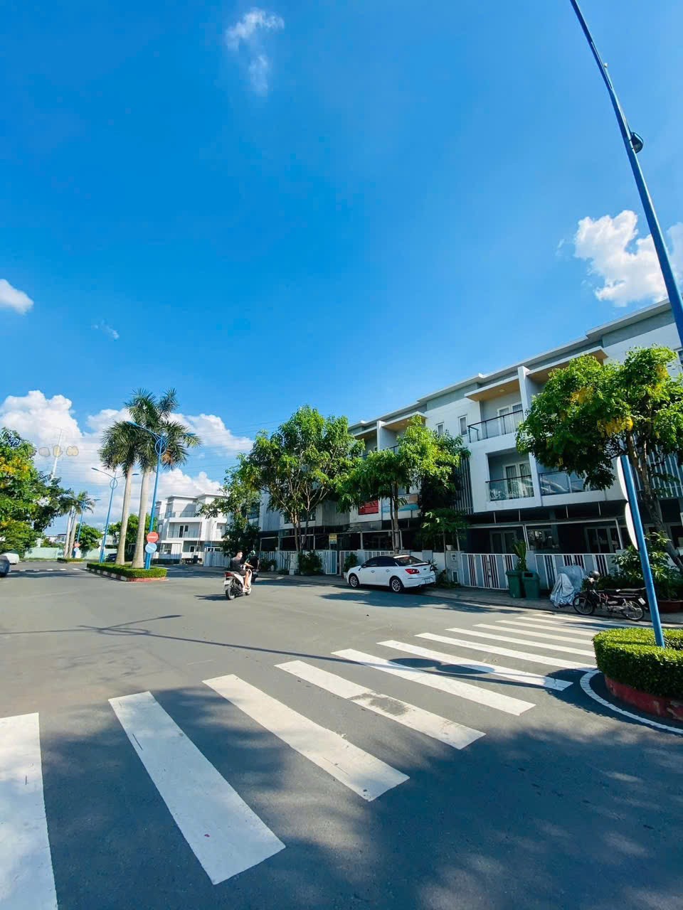 Cần bán Nhà mặt tiền Phường Phú Hữu, Quận 9, Diện tích 75m², Giá 8 Tỷ 7