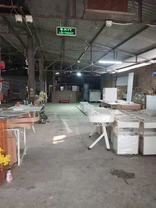 Bán xưởng mặt tiền đường nhựa Phú Hoà Đông tdt 1650m2( 300m2 thổ ,xưởng 1000m2) giá 14 tỷ 3