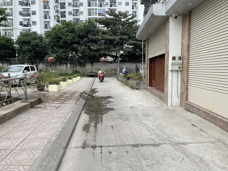 Bán Đất Phúc Lợi Long Biên 35m2 – View hồ thoáng mát, đường thông ô tô tránh, gần trường học 2