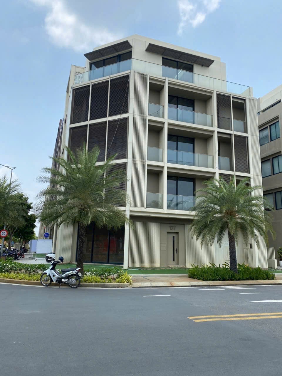 Cần bán Nhà mặt tiền Phường An Phú, Quận 2, Diện tích 141m², Giá Thương lượng 3