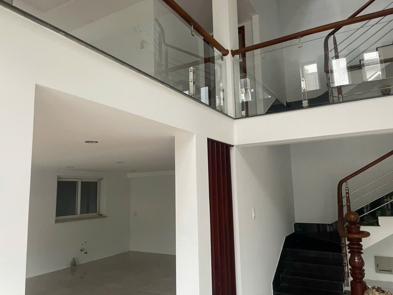 Cho thuê Nhà mặt tiền Phường Phước Long B, Quận 9, Diện tích 235m², Giá 35 Triệu/tháng 12