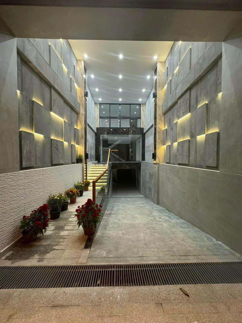 Cho thuê Nhà mặt tiền Tân Bình, Hồ Chí Minh, Diện tích 110m², Giá Thương lượng