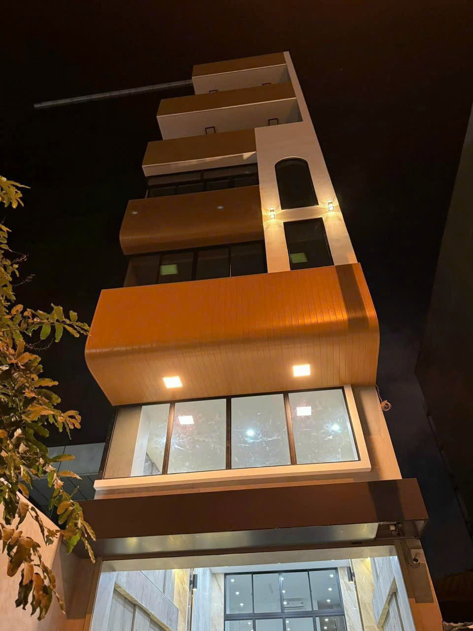 Cho thuê Nhà mặt tiền Tân Bình, Hồ Chí Minh, Diện tích 110m², Giá Thương lượng 2