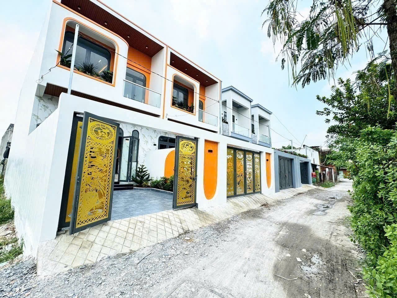 Bán nhà mới xây ngay chợ Đồn KCN Tân Đức, Đức Hoà Hạ dt 115m2 có 2pn,2wc giá 2,75 tỷ