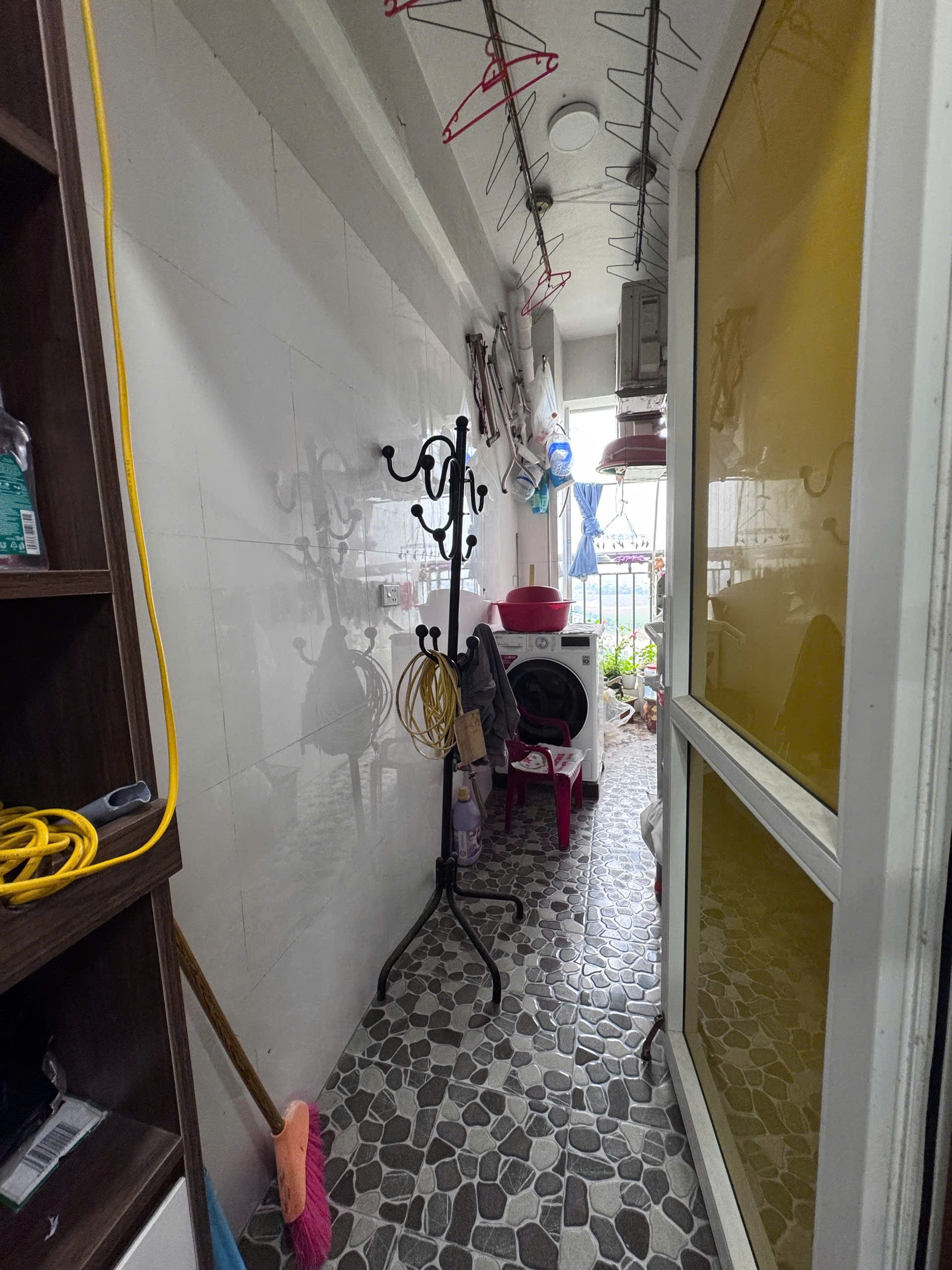 Cần nhượng lại căn hộ 1 phòng ngủ tại khu 5 tòa mới B2.1 KDT Thanh Hà 7