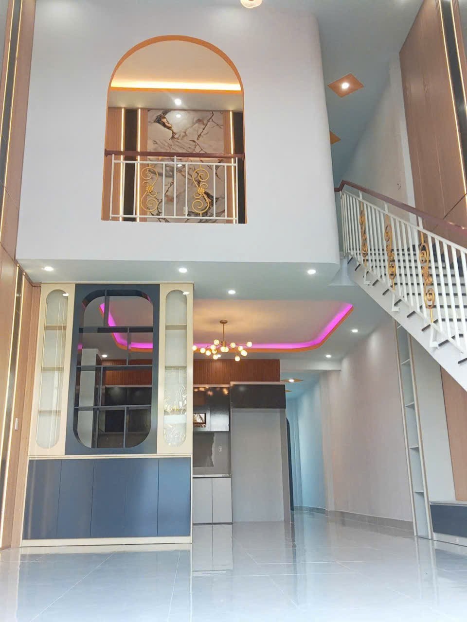 Bán 2 nhà xã Long Trạch, Cần Đước dt 105m2 , 1 lửng,3pn,3wc đã hoàn công giá 2,38 tỷ /căn 3