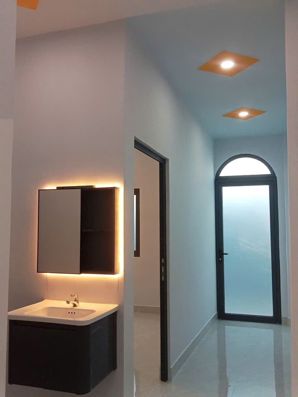 Bán 2 nhà xã Long Trạch, Cần Đước dt 105m2 , 1 lửng,3pn,3wc đã hoàn công giá 2,38 tỷ /căn 8