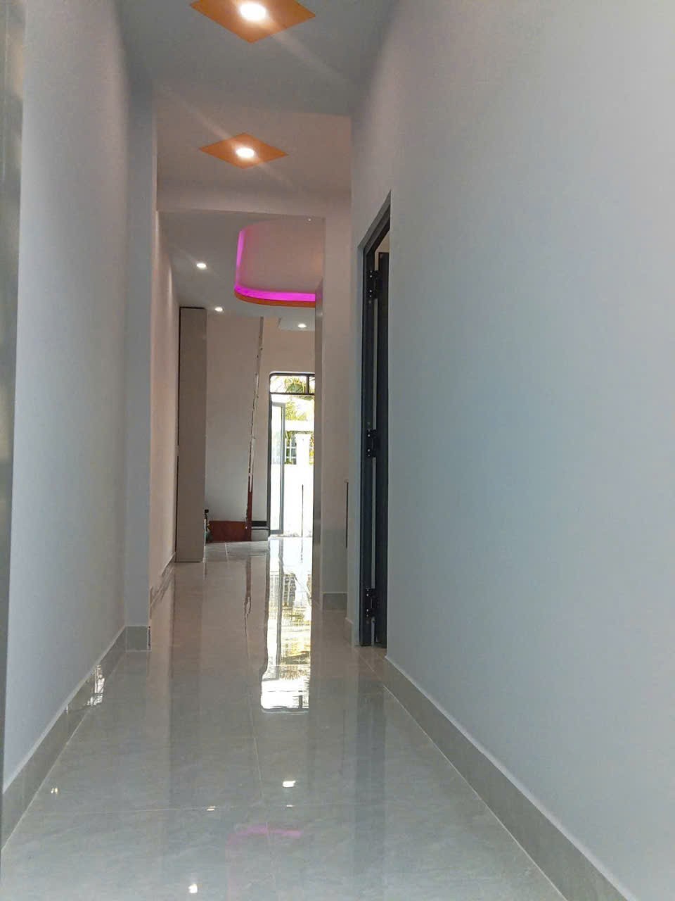 Bán 2 nhà xã Long Trạch, Cần Đước dt 105m2 , 1 lửng,3pn,3wc đã hoàn công giá 2,38 tỷ /căn 10