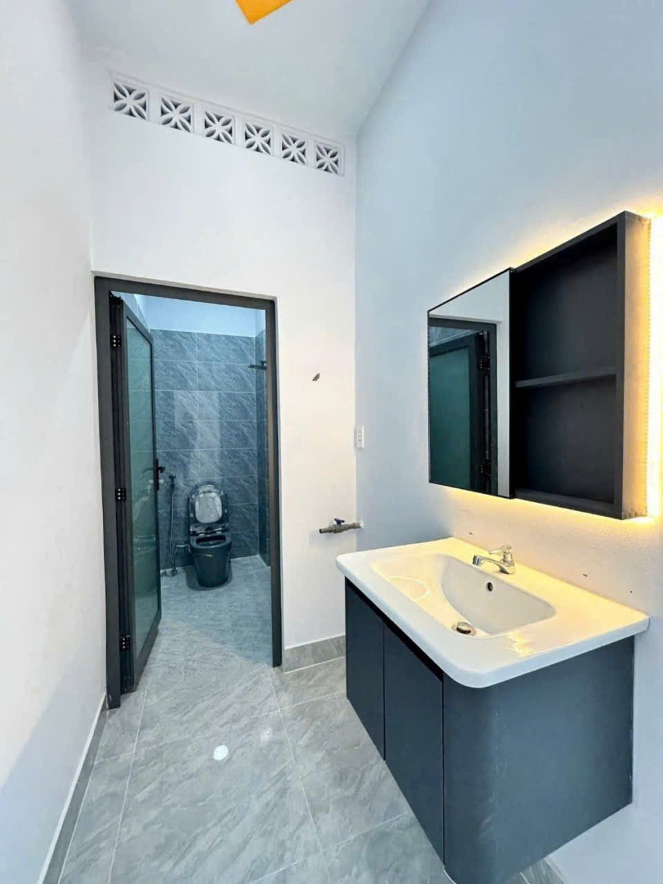 Bán 2 nhà xã Long Trạch, Cần Đước dt 105m2 , 1 lửng,3pn,3wc đã hoàn công giá 2,38 tỷ /căn 17