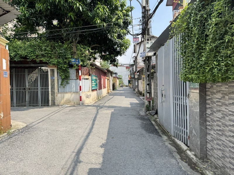 Chính chủ bán lô góc 63,2m2 lô góc Thôn Cam, Gia Lâm. Cách 10m ra đường thông ô tô 7 chỗ