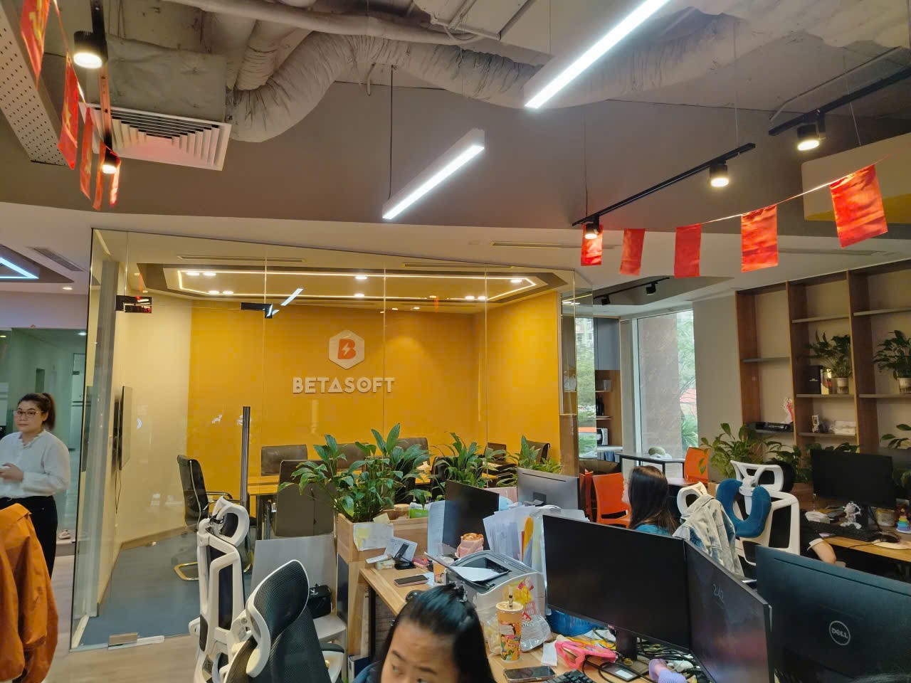 Cho thuê Văn phòng đường Duy Tân, Phường Dịch Vọng Hậu, Diện tích 112m², Giá Thương lượng 5