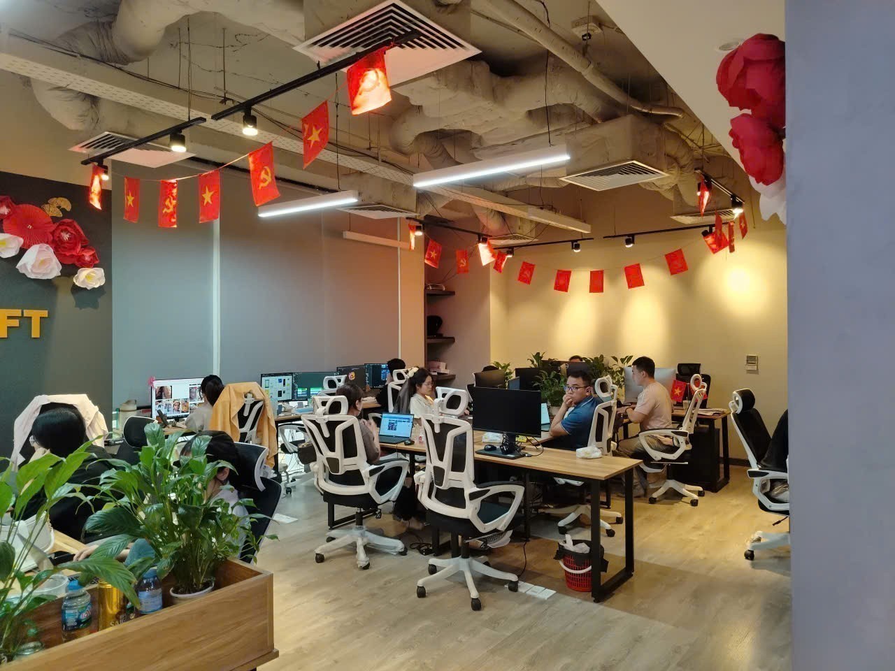 Cho thuê Văn phòng đường Duy Tân, Phường Dịch Vọng Hậu, Diện tích 112m², Giá Thương lượng 7