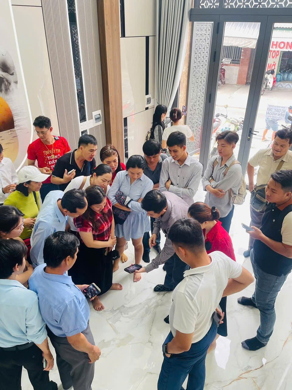 Cho thuê Nhà mặt tiền Phường Phú Hữu, Quận 9, Diện tích 231m², Giá Thương lượng 4