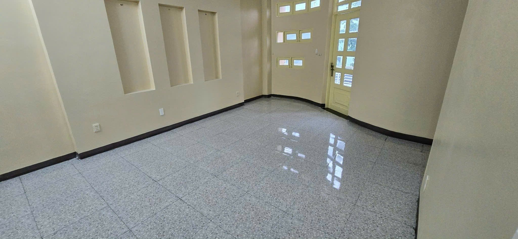Cho thuê Nhà mặt tiền Phường Phước Long B, Quận 9, Diện tích 140m², Giá 20 Triệu/tháng 12