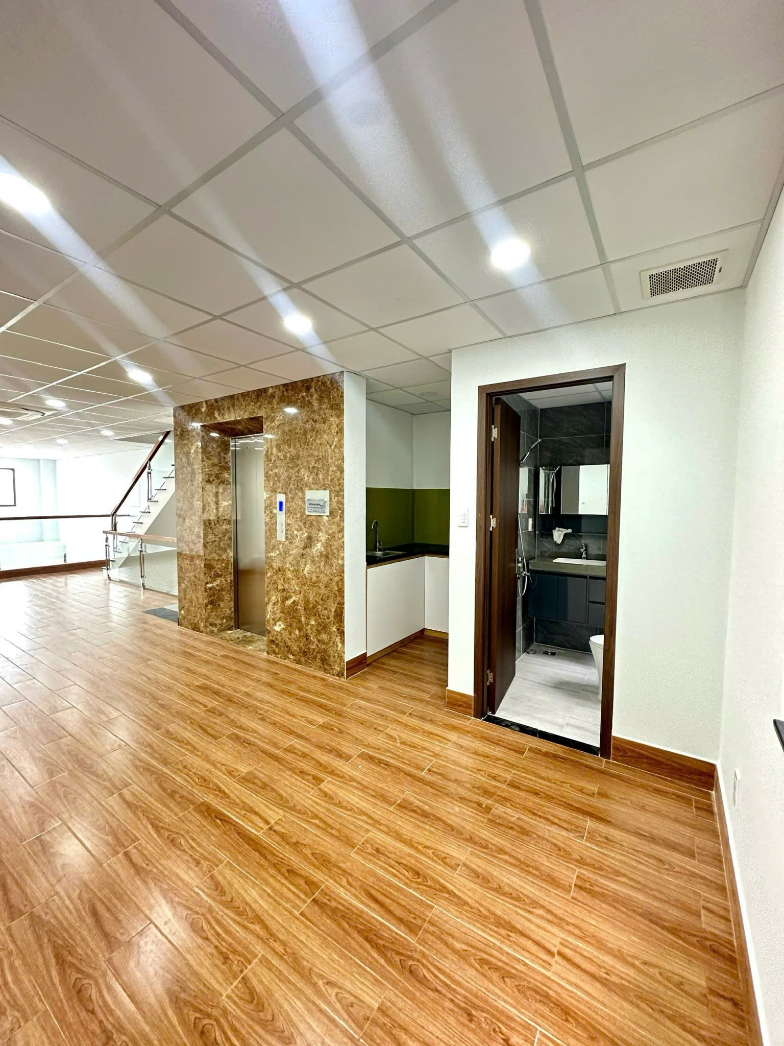 Cho thuê Nhà mặt tiền Phường An Phú, Quận 2, Diện tích 199m², Giá 60 Triệu/tháng 2