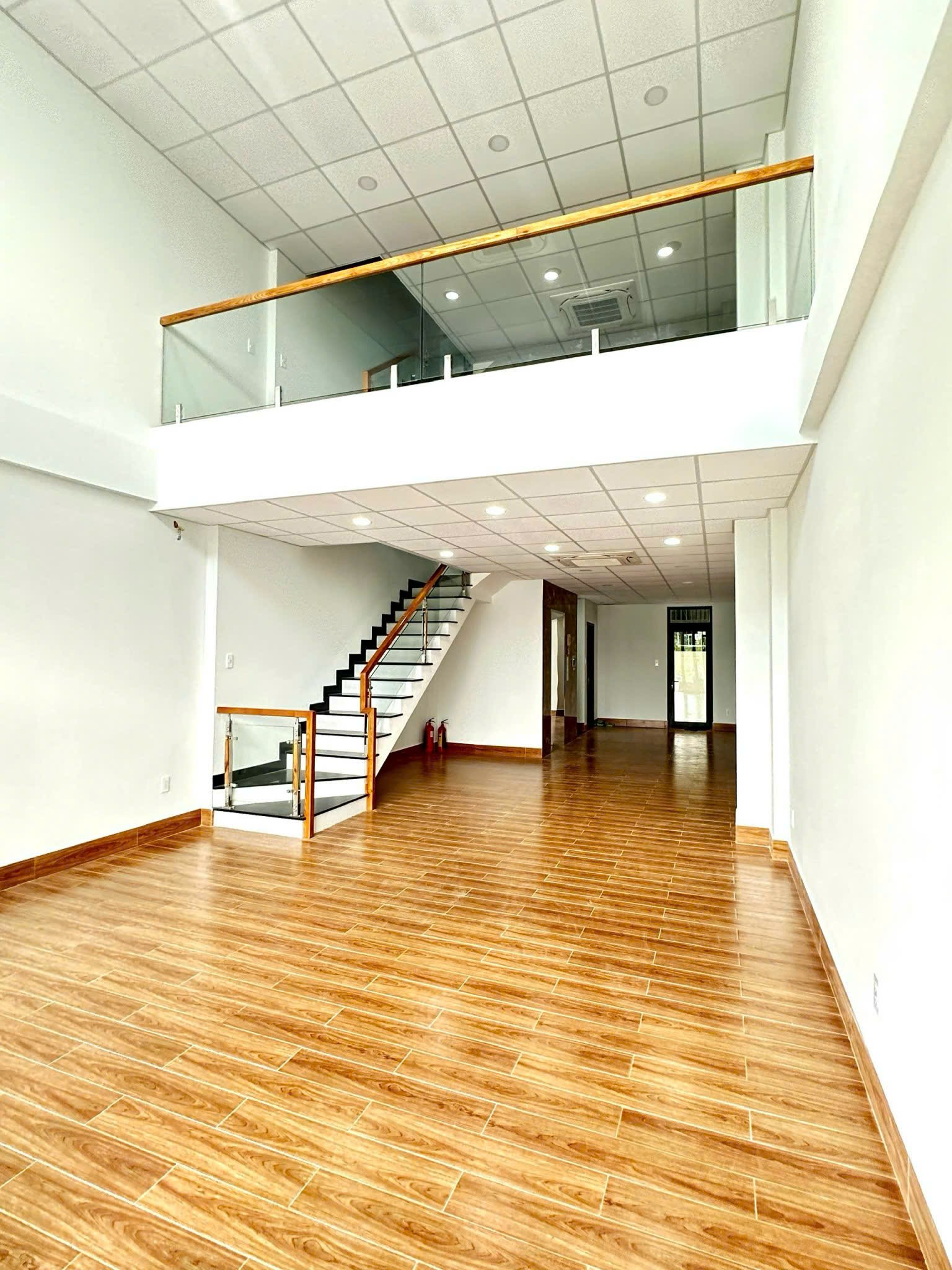 Cho thuê Nhà mặt tiền Phường An Phú, Quận 2, Diện tích 199m², Giá 60 Triệu/tháng 4