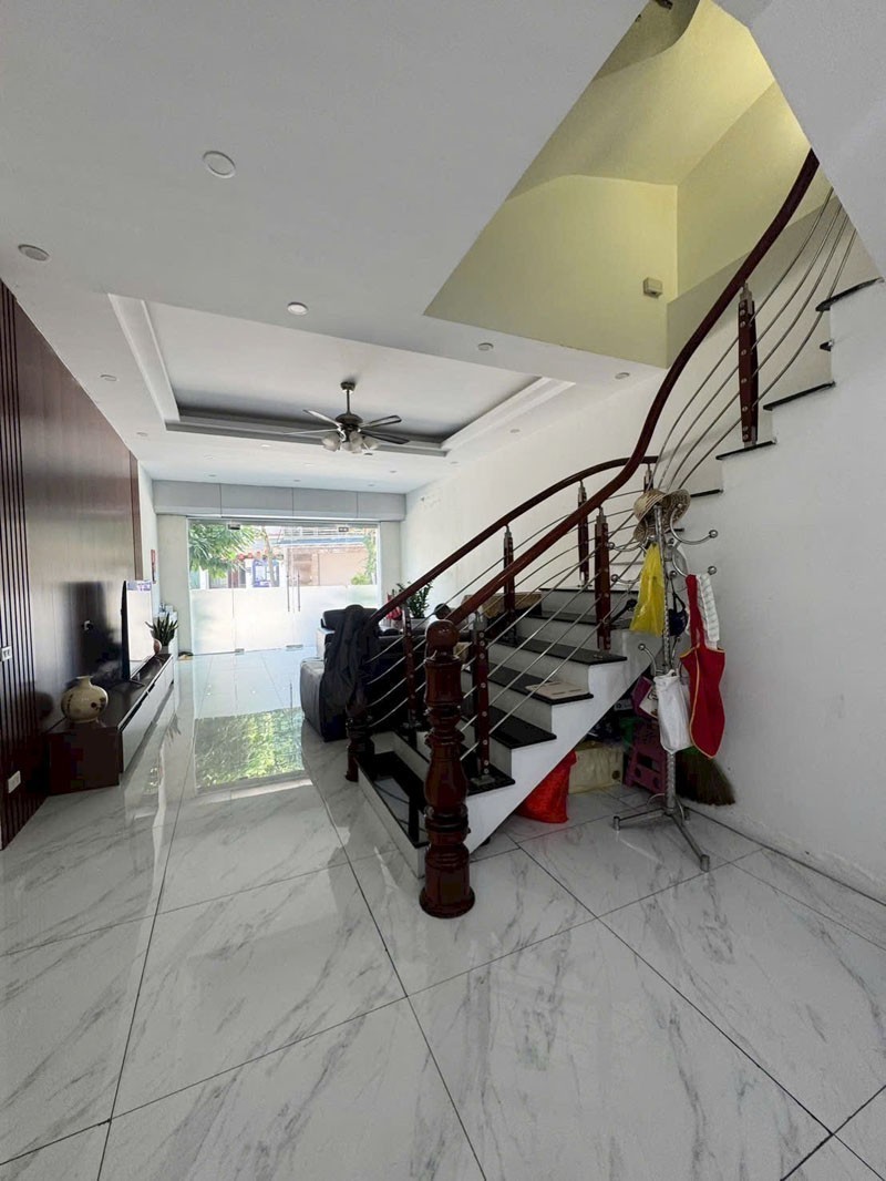 Bán Nhà Giang Biên Long Biên 75m2, 5 Tầng, Ô Chờ Thang Máy, Giá Tốt Nhất 2026 2