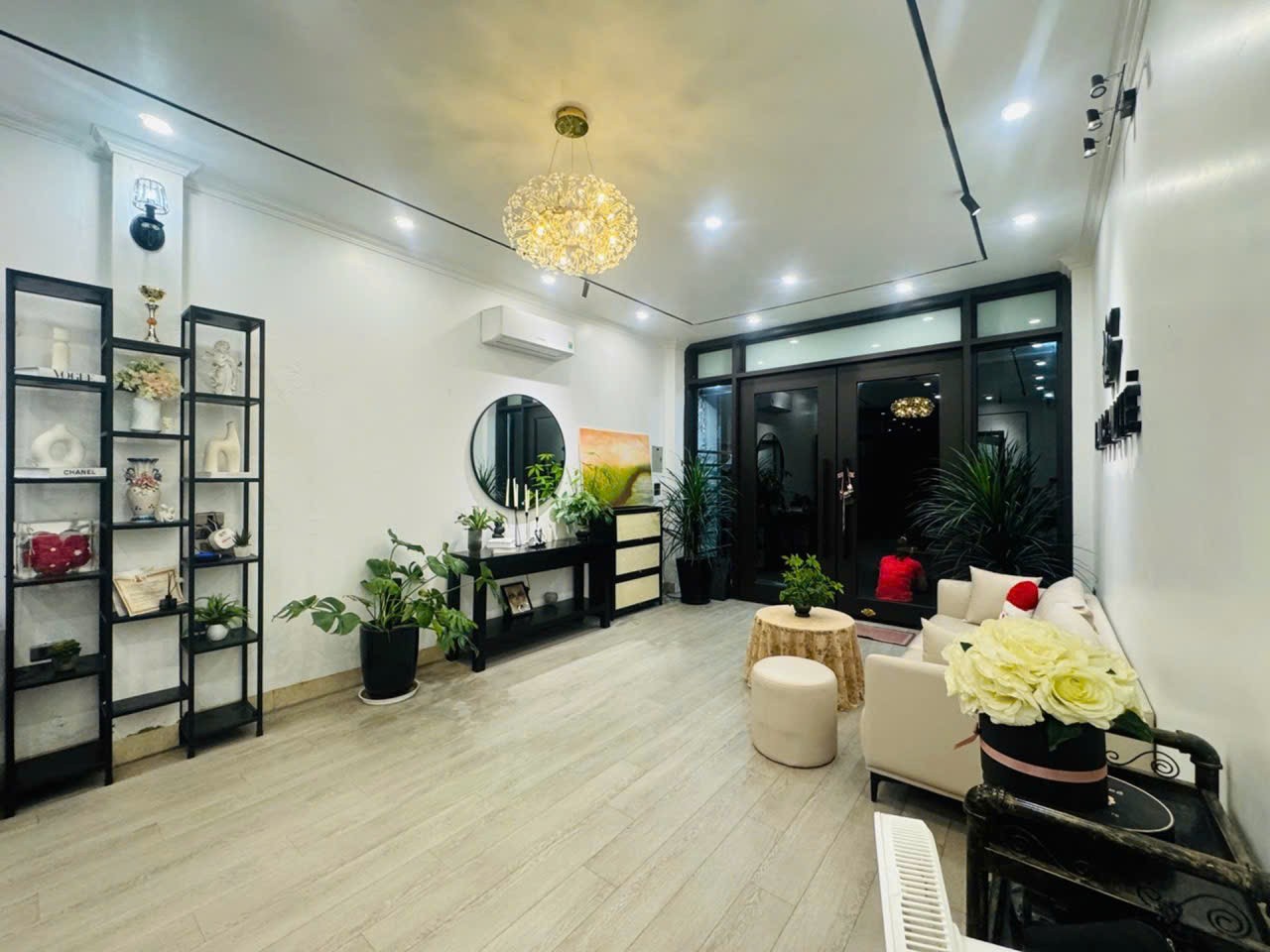 NHÀ PHỐ BỒ ĐỀ – CHẤT SỐNG TRIỆU ĐÔ GIỮA TRUNG TÂM LONG BIÊN